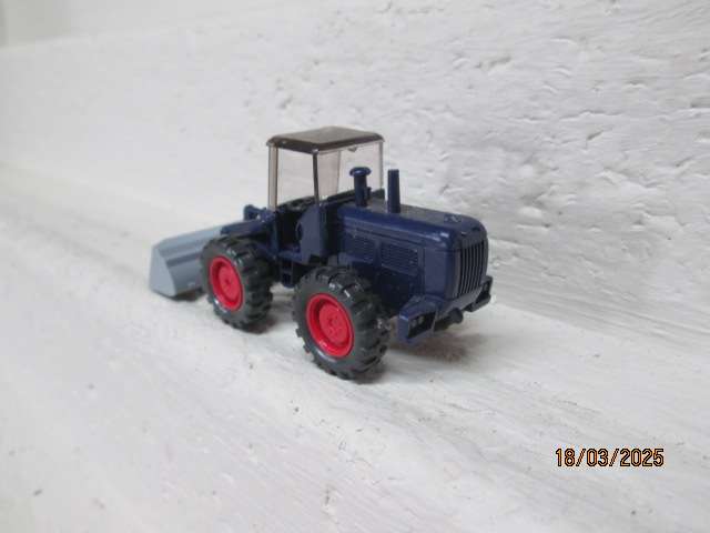 HO SCALE - WIKING - BLUE BULLDOZER
