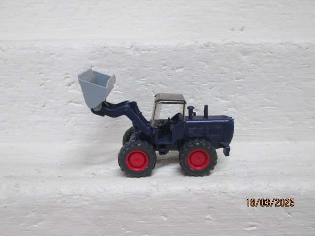 HO SCALE - WIKING - BLUE BULLDOZER