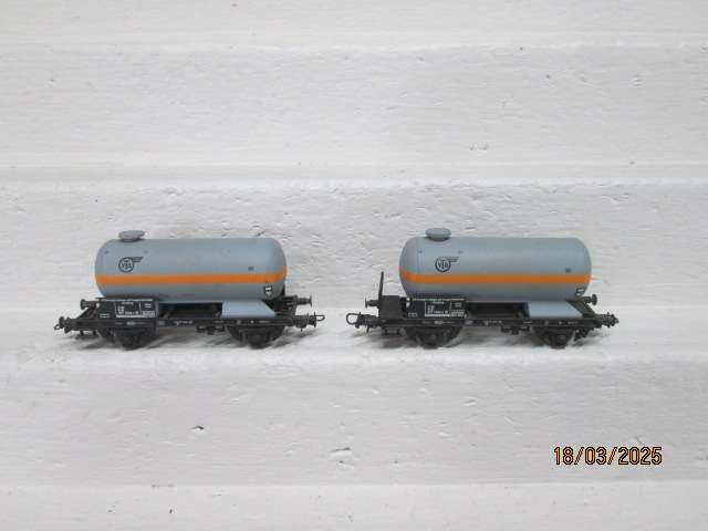 HO SCALE - LILLIPUT - VTG - TANKERS - X2
