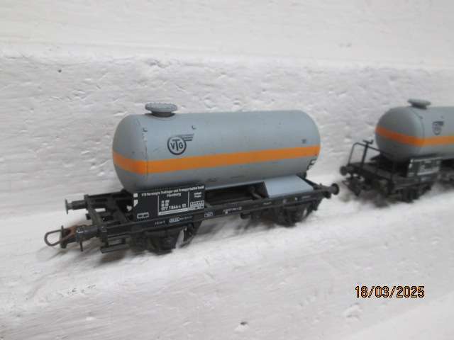 HO SCALE - LILLIPUT - VTG - TANKERS - X2