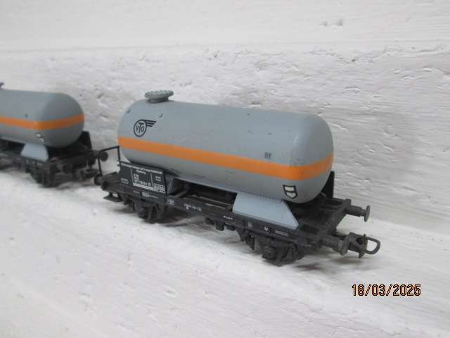 HO SCALE - LILLIPUT - VTG - TANKERS - X2