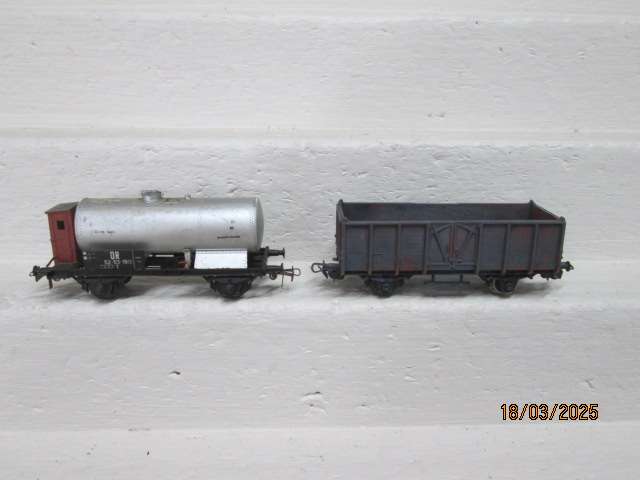 HO SCALE - PIKO - GOODS WAGONS - X2