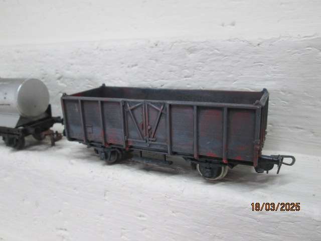 HO SCALE - PIKO - GOODS WAGONS - X2