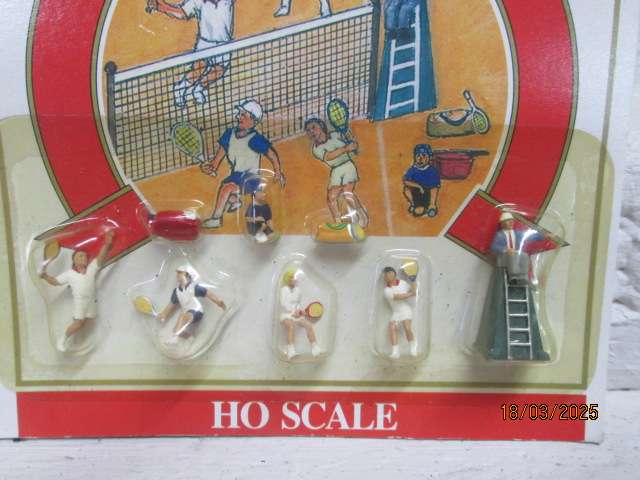 HO SCALE - MODEL POWER - TENNIS PLAYER SET - BOXED