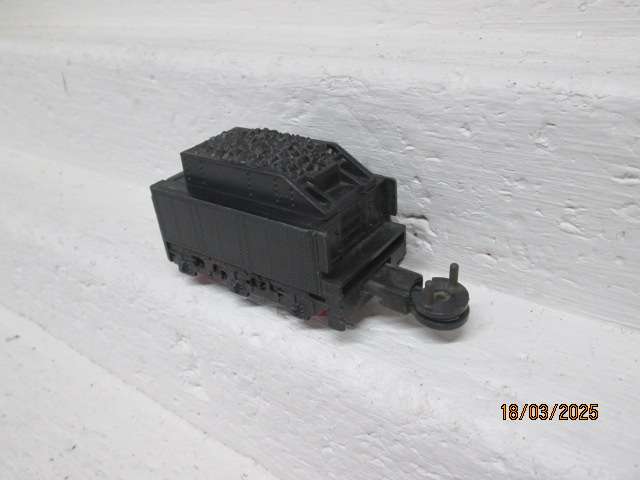 HO SCALE - PLAYART - STEAM LOCOMOTIVE TENDER