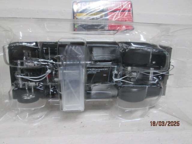 DIE CAST - 1:18 SCALE - AUTOWORLD LEGENDS OF THE QUARTER MILE - 1971 - DODGE CHARGER - FUNNY CAR