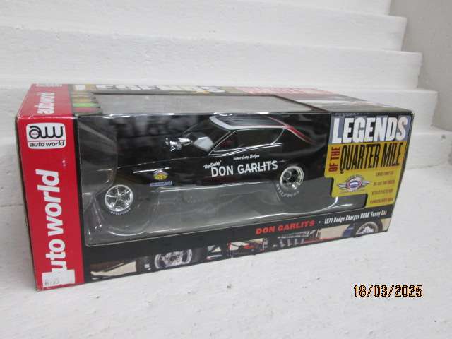 DIE CAST - 1:18 SCALE - AUTOWORLD LEGENDS OF THE QUARTER MILE - 1971 - DODGE CHARGER - FUNNY CAR