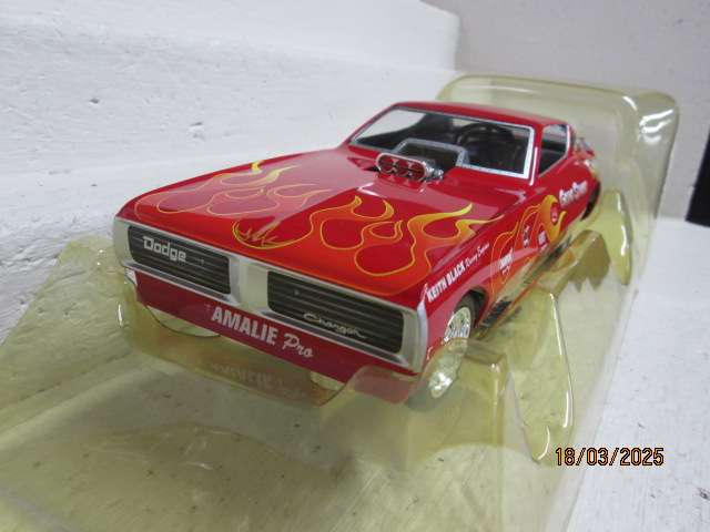 DIE CAST - 1:18 SCALE - AUTOWORLD LEGENDS OF THE QUARTER MILE - 1971 - DODGE CHARGER - FUNNY CAR