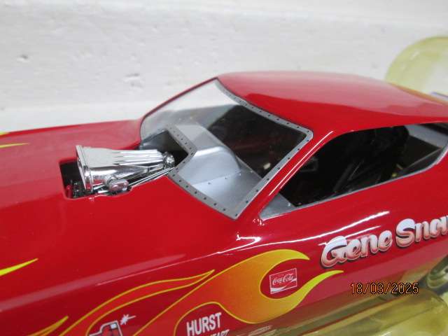 DIE CAST - 1:18 SCALE - AUTOWORLD LEGENDS OF THE QUARTER MILE - 1971 - DODGE CHARGER - FUNNY CAR