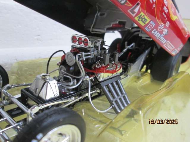 DIE CAST - 1:18 SCALE - AUTOWORLD LEGENDS OF THE QUARTER MILE - 1971 - DODGE CHARGER - FUNNY CAR