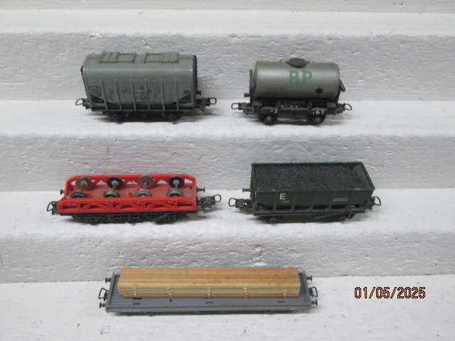 OO SCALE -  VARIOUS GOODS WAGONS - X5