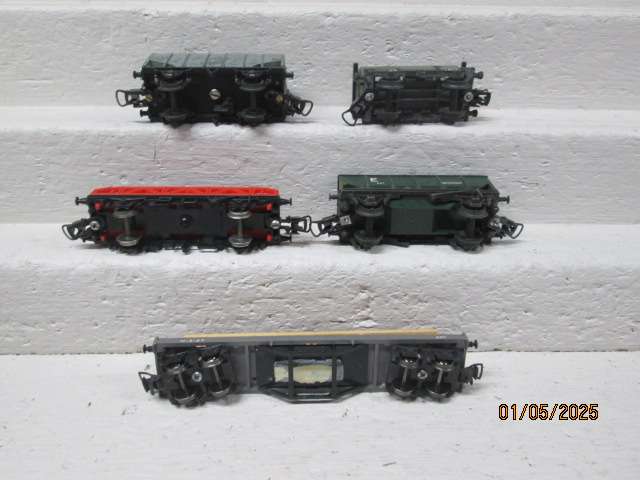 OO SCALE -  VARIOUS GOODS WAGONS - X5