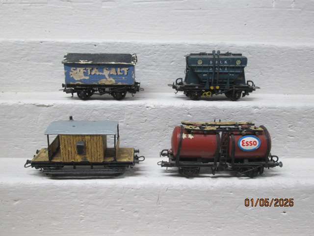OO SCALE -  VARIOUS GOODS WAGONS - X4
