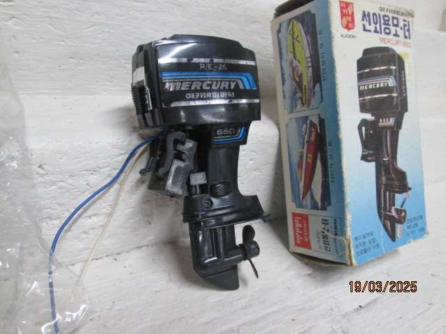 Academy Minicraft Toy Electric Mercury 650 Outboard Motor Model - BOXED - X2