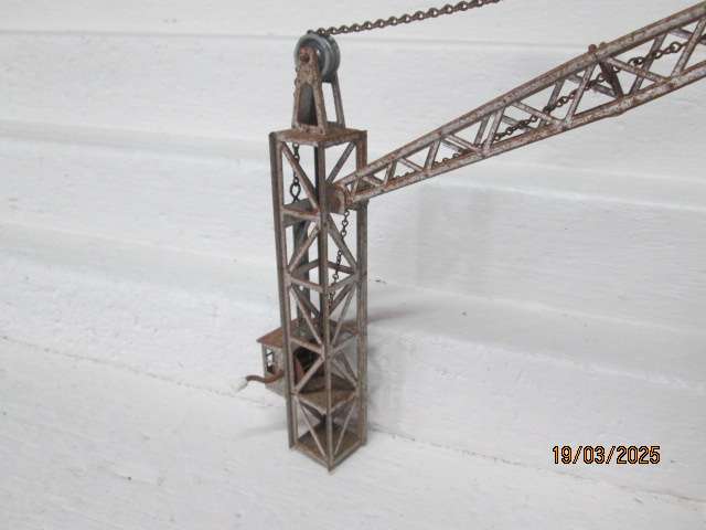 HO / OO SCALE - METAL OVERHEAD CONSTRUCTION CRANE
