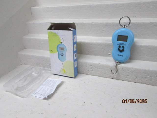 HO SCALE - PORTABLE ELECTRONIC SCALE - BOXED
