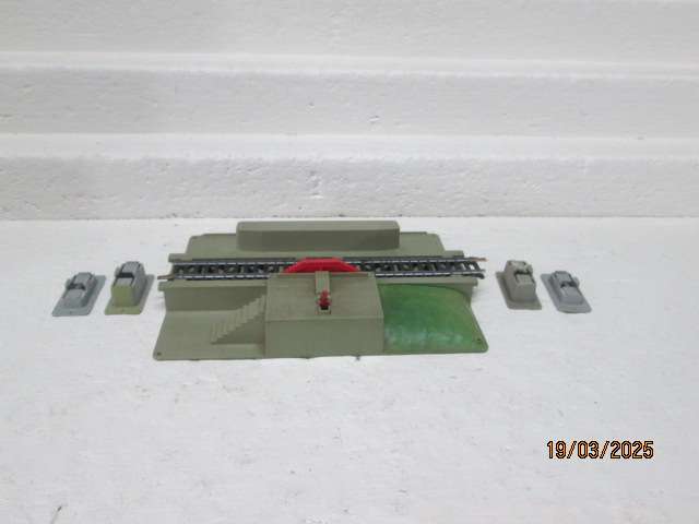 HO / OO SCALE - LIMA - PARCEL / GOODS OFFLOADING DEPOT