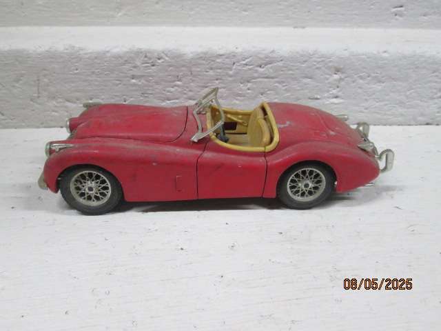 DIE CAST : BBURAGO - 1948 JUGUAR XK120