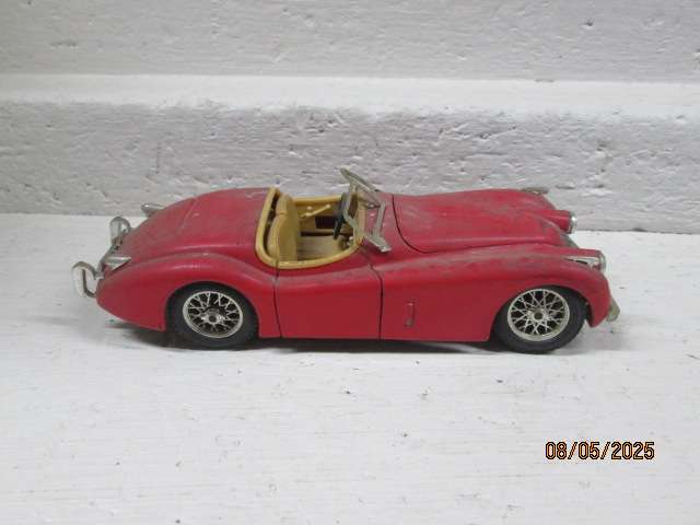DIE CAST : BBURAGO - 1948 JUGUAR XK120