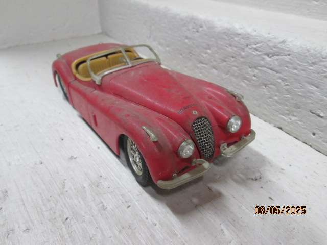 DIE CAST : BBURAGO - 1948 JUGUAR XK120