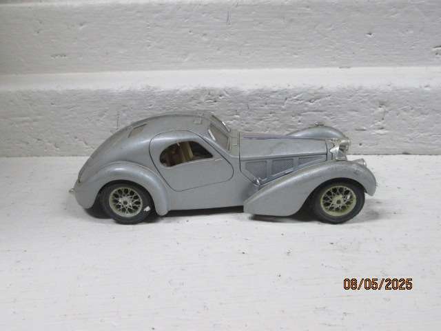 DIE CAST : BBURAGO - 1936 BUGATTI ATLANTIC
