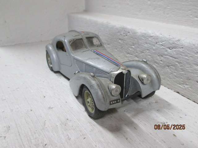 DIE CAST : BBURAGO - 1936 BUGATTI ATLANTIC