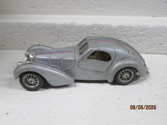 DIE CAST : BBURAGO - 1936 BUGATTI ATLANTIC
