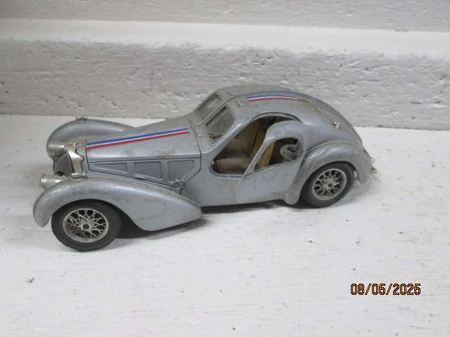 DIE CAST : BBURAGO - 1936 BUGATTI ATLANTIC
