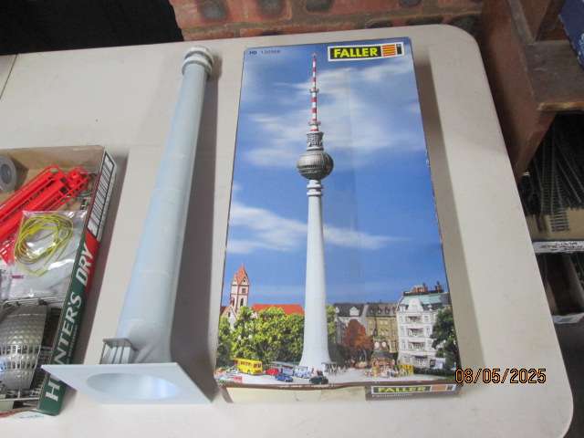 HO SCALE - FALLER - TELEVISION TOWER - BOXED
