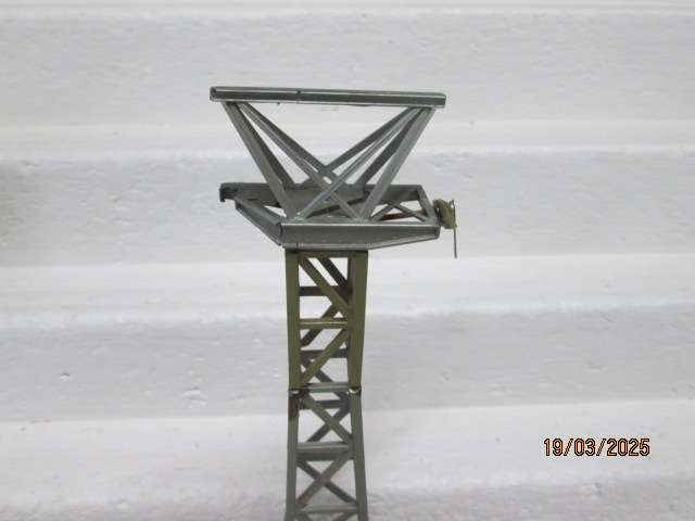 HO SCALE - BRAWA - CONTROLS - X2 + SOME PLATFORM BITS
