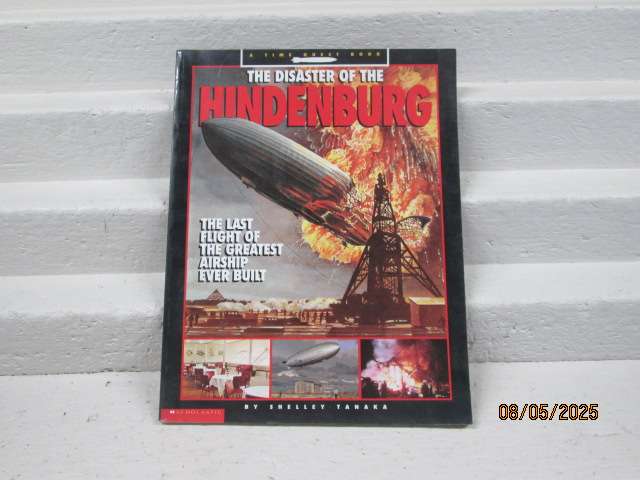 1:200 SCALE - HERPA - GOODYEAR - ZEPPELIN AIR SHIP - INCLUDING BOOK