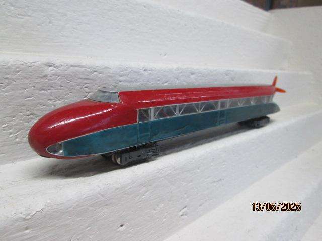 HO SCALE - MARKLIN - ZEPPELIN LOCOMOTIVE - 2-RAIL