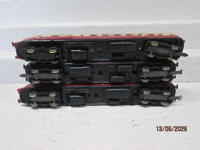 HO SCALE - LIMA - TEE SUBURBAN SET