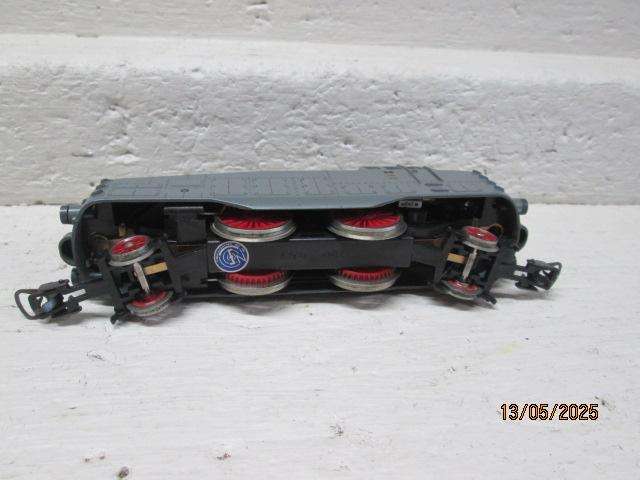 HO SCALE - LIMA - LUBECK - BUCHENER EISENBAHN COACHES & LOCOMOTIVE SET