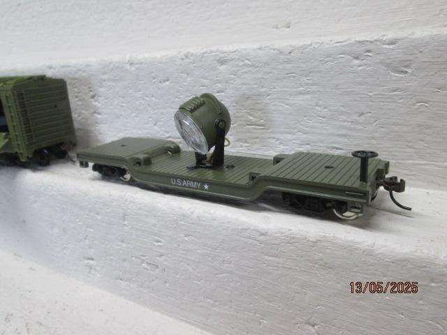 HO SCALE - MODEL POWER - X2 US ARMY WAGONS - BOXED