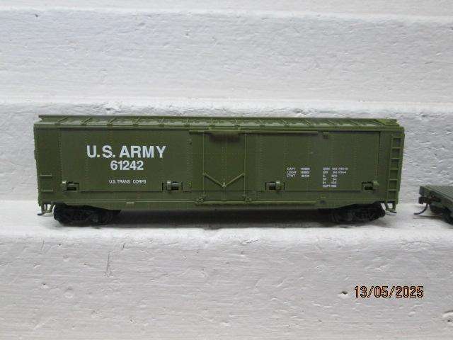 HO SCALE - MODEL POWER - X2 US ARMY WAGONS - BOXED