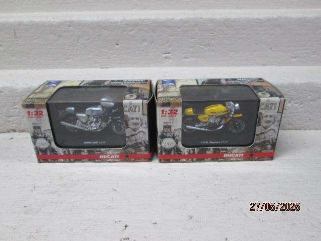DIE CAST - NEWRAY - 1:32 SCALE - X2 DUCATI MOTOBIKES