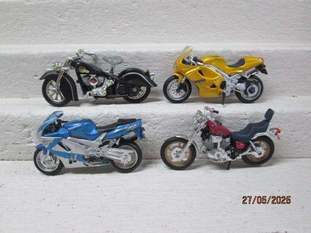 DIE CAST - X4 VARIOUS MOTORBIKES