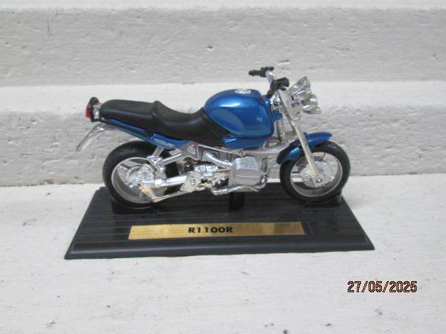 DIE CAST - R11OOR MOTORBIKE