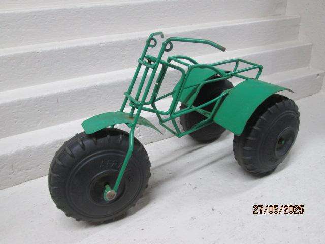 AFRICARS - LARGE PLASTIC TRICYCLE