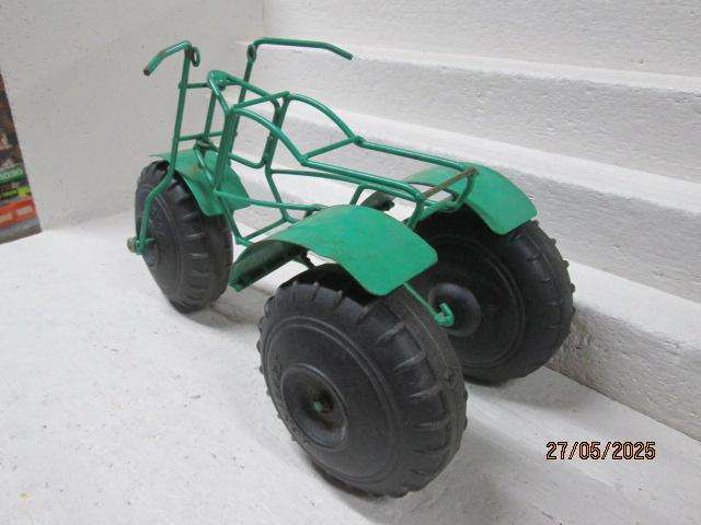 AFRICARS - LARGE PLASTIC TRICYCLE