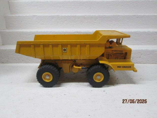 DIE CAST - ERTL CO - PAY HAULER