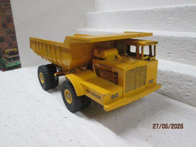 DIE CAST - ERTL CO - PAY HAULER