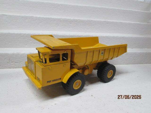 DIE CAST - ERTL CO - PAY HAULER