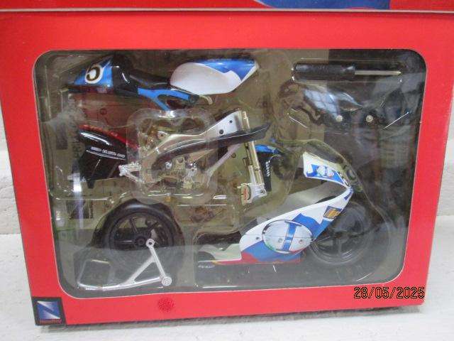 NEWRAY - 1:12 - 250GP APRILIA - MODEL KIT - BOXED