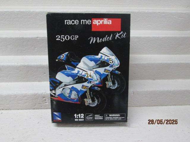 NEWRAY - 1:12 - 250GP APRILIA - MODEL KIT - BOXED