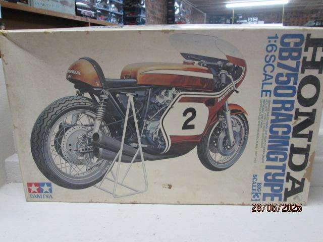 TAMIYA - 1:6 SCALE - HONDA CB750 RACING TYPE - MODEL KIT - BOXED