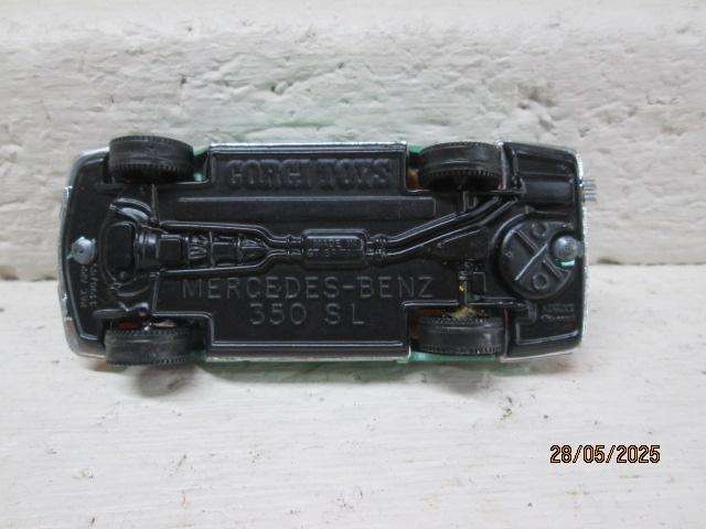 CORGI TOYS - MERCEDEZ BENZ - 350SL