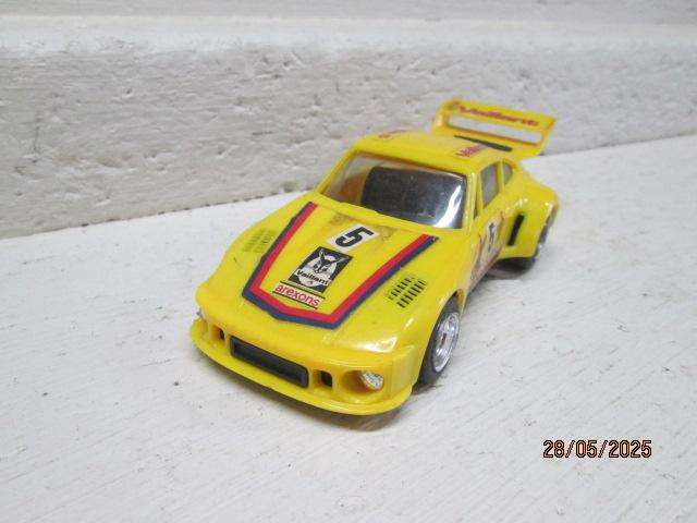 YELLOW PORSCHE - VAILLANT