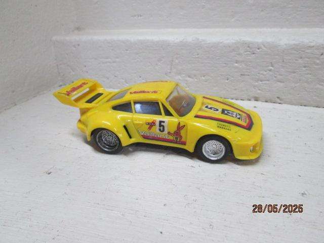 YELLOW PORSCHE - VAILLANT